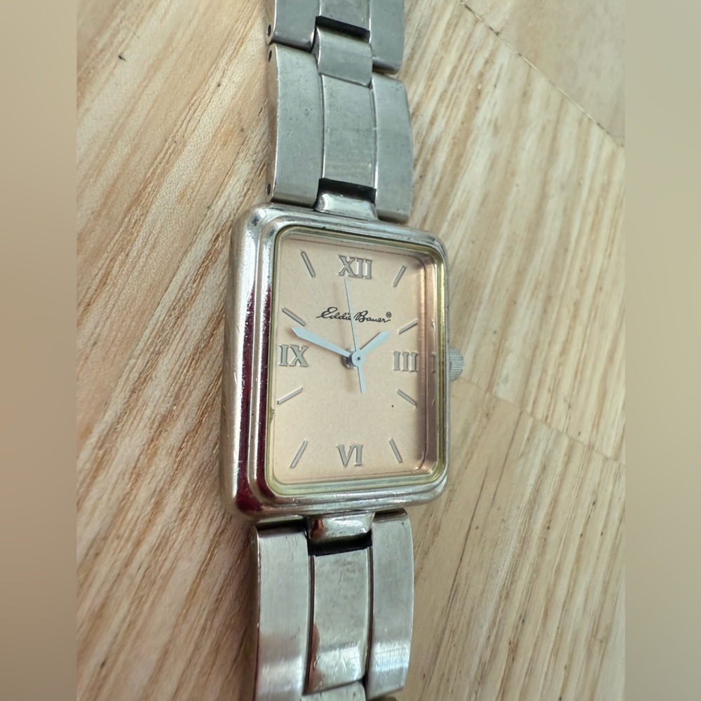 Eddie Bauer ladies tank style silver tone metal watch NEW BATTERY - Picture 3 of 11